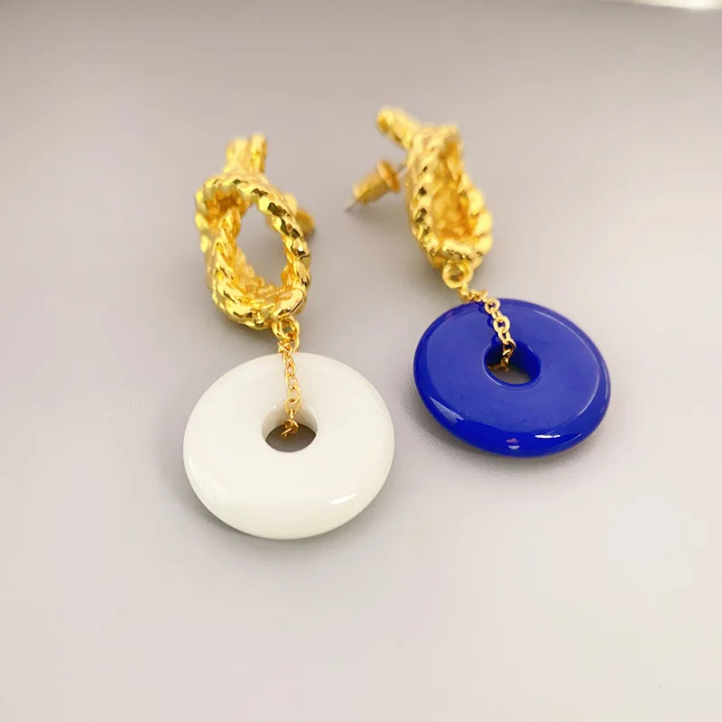 

New Arrival Classic Style Retro Fashion Peaceful Buckle Pendant Earrings Atmospheric Light Luxury Style Stud Earrings for Women