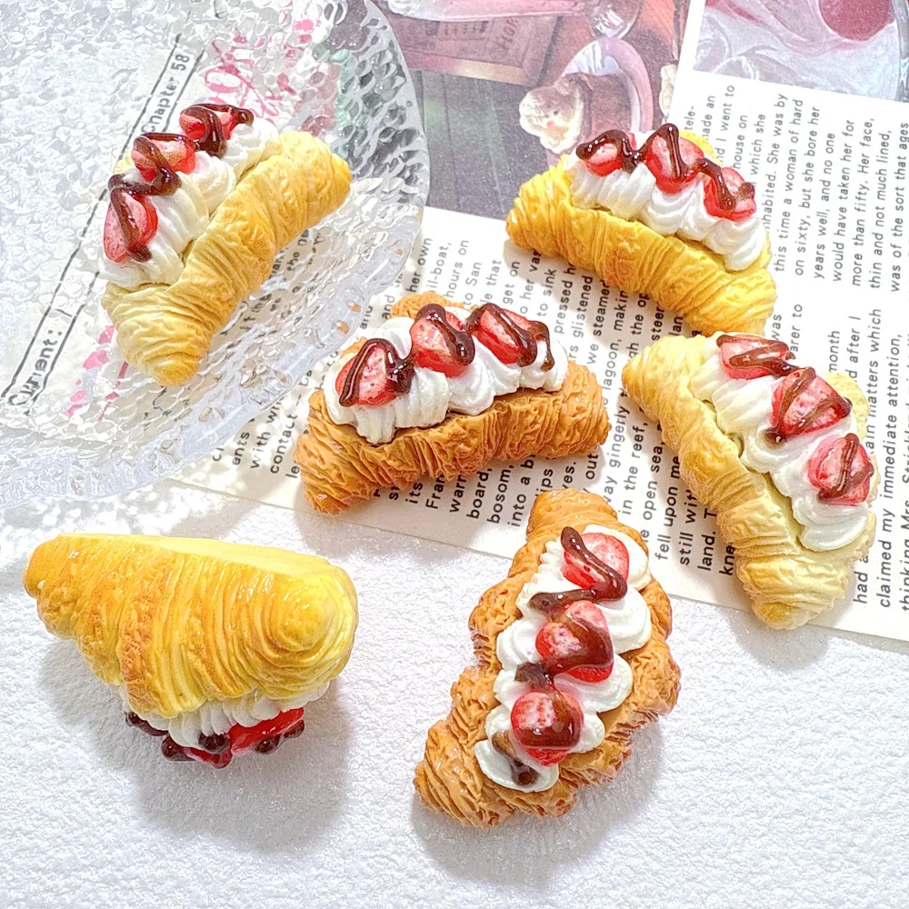 3pcs Mini Croissant Creamy Croissant Bread Desert Model Kitchen Scene Resin DIY Simulation Decoration Pendant Home Decor