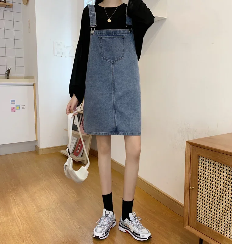 韓国風レトロルーズカジュアルデニムサスペンダードレス。 女性用ワンピースショートスカートの新しい秋のファッションデザイン