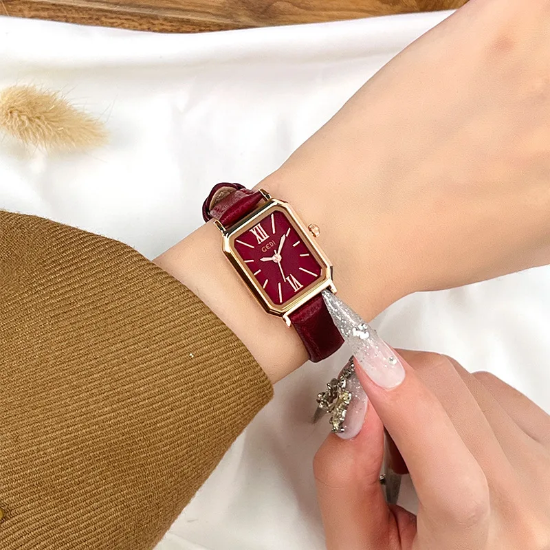 Einfache Luxus frauen Uhr Koreanische Version Student Platz Retro Temperament Wasserdichte Weibliche Mode Quarz Uhren Geschenk