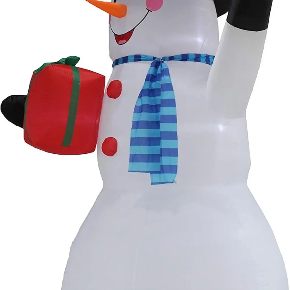 رجل ثلج عملاق مضيء بطول 12 قدمًا مع صندوق هدايا لعيد الميلاد، مثالي للاحتفالات الخارجية والداخلية