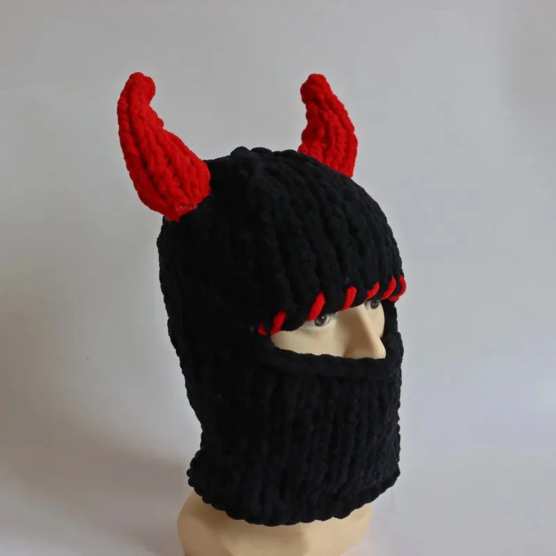 الشيطان باوتو قناع بالاكلافا شبح القرن الإناث الذكور دور اللعب هالوين الدعامة مطاطا محبوك قبعة تدفئة kn.7