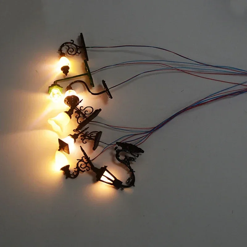 1pcs Wall Mount Lamps Making Railroad Park Lamps Model Funiture Accessories For Doll House Decor Kids Pretend Play Toys Gift