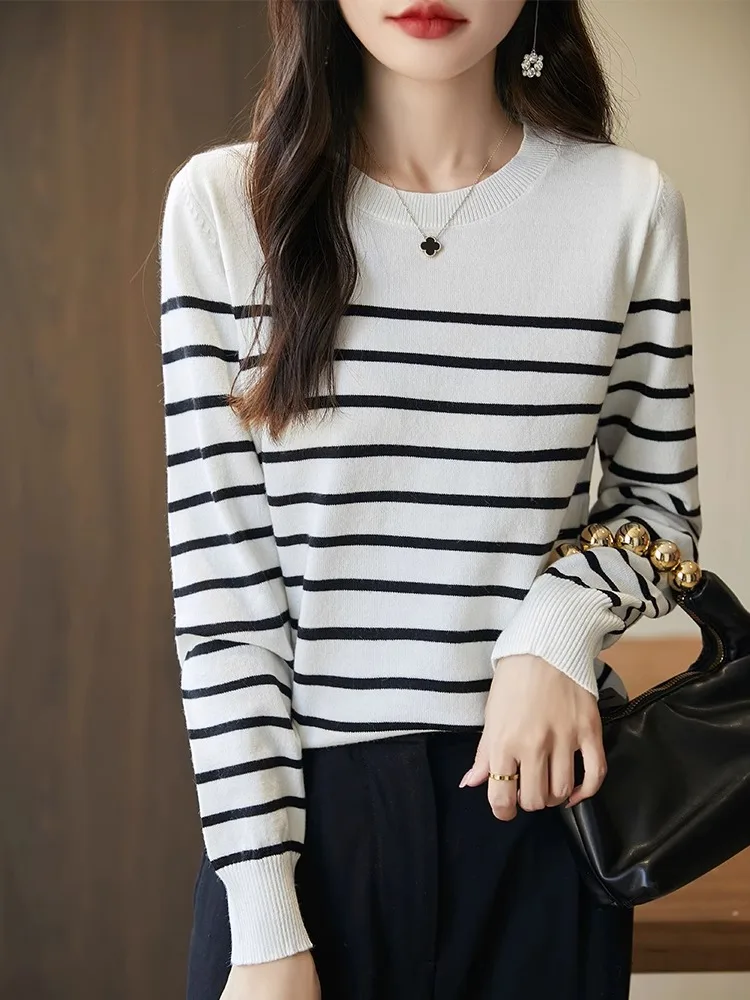 

Women's Knitted Base irt 2024 New Autumn Winter Inner Wear Loose Slim Long Sve Top Faionable Small irt Striped Design