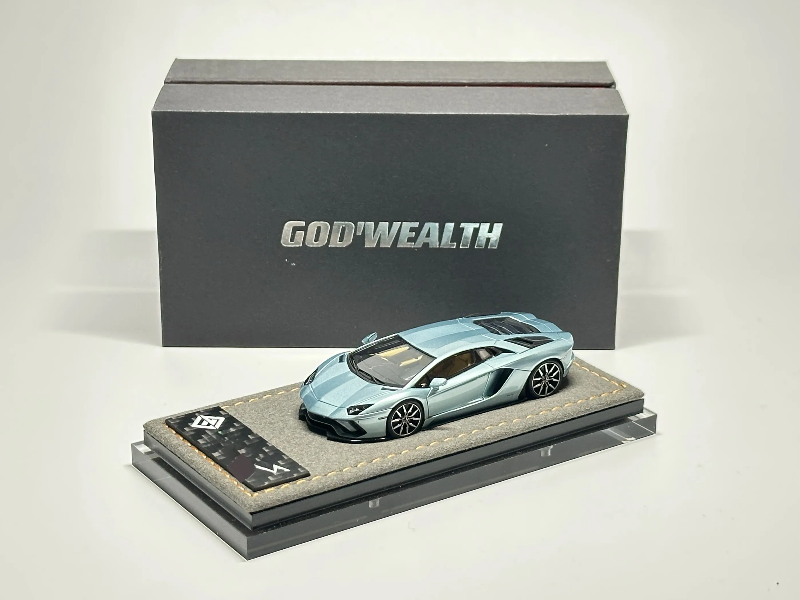 

God'Wealth GW 1:64 LP740-4 Limited edition resin car model Collection gift