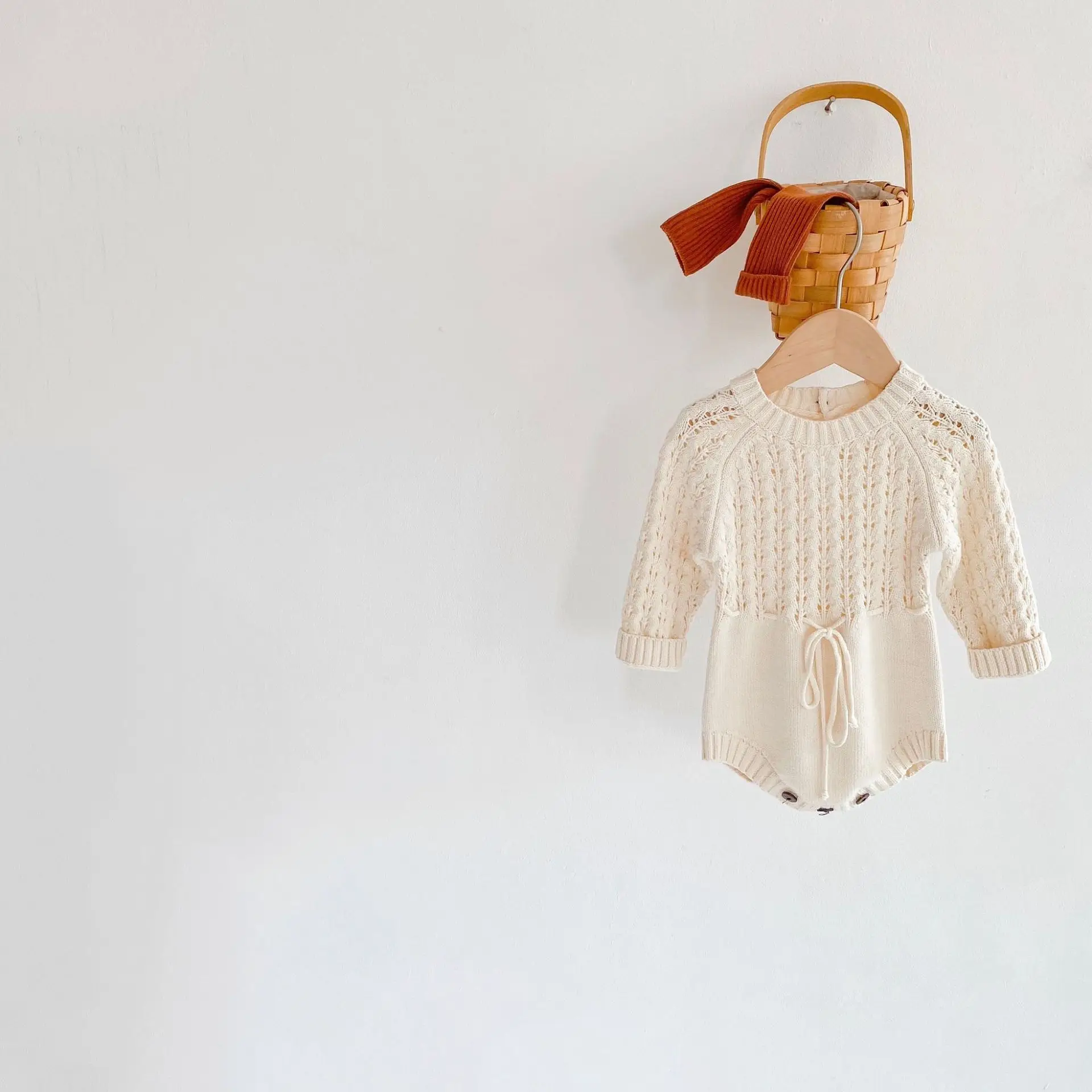 

Autumn and winter new baby clothes for 0-3 years old, exquisite baby girl jumpsuit, fashionable knitted long-sleeved sweater,
