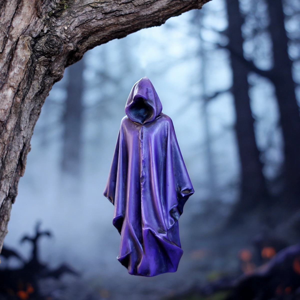 Cross-border best-selling Halloween Grim Reaper purple robe hanging decoration, faceless wizard figure pendant, spooky atmosphere craft for Halloween garden trees