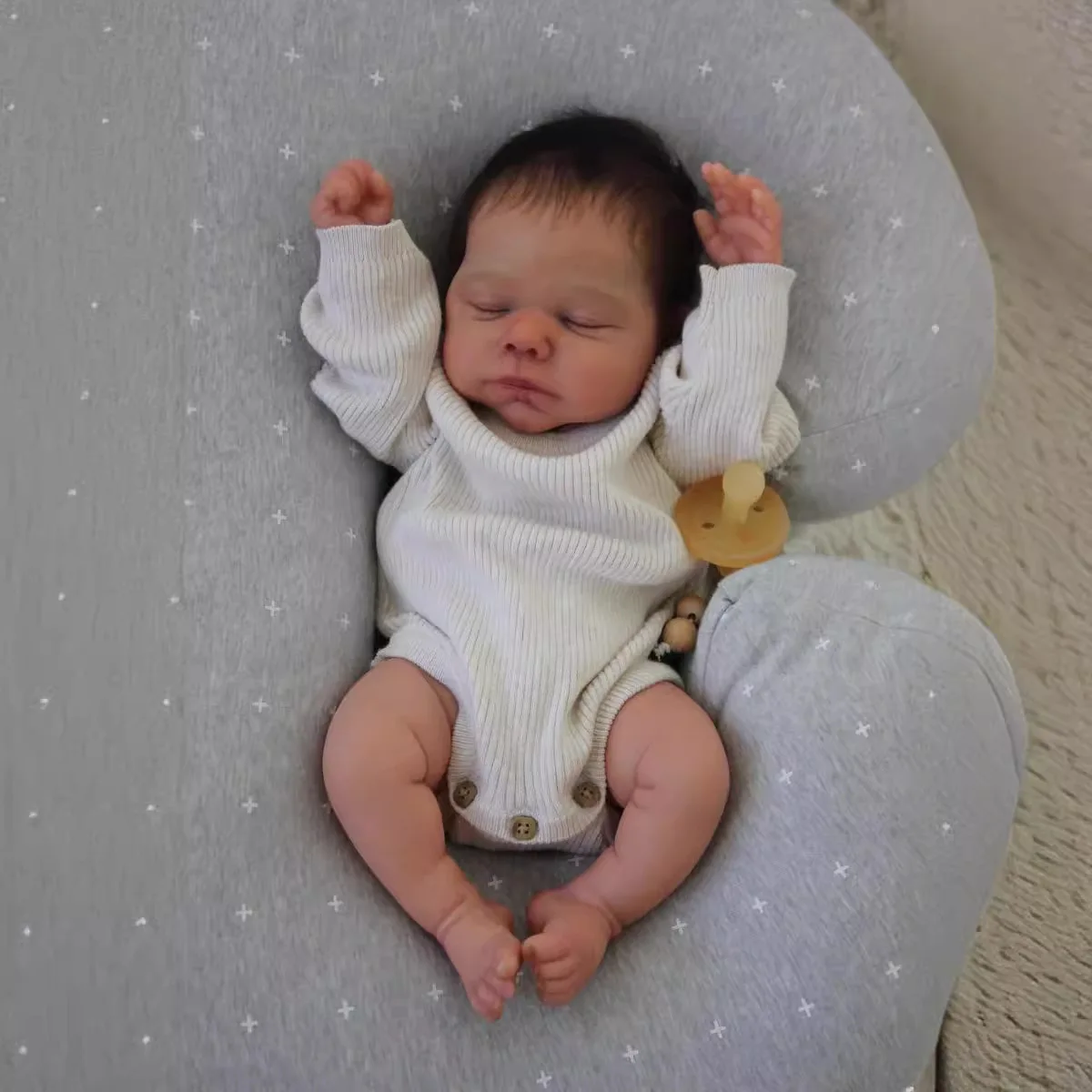 

Soft Body Silicone Baby Doll Lifelike Newborn Soft Touch Cuddly Reborn Baby Doll Christmas Gift Multiple Layers Painting 3D Skin