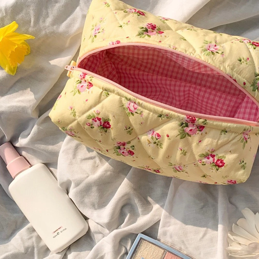 Simpatica custodia per trucco da viaggio floreale Borsa da toilette trapuntata grande con cerniera Borsa per organizer per trucco morbida per donne e ragazze