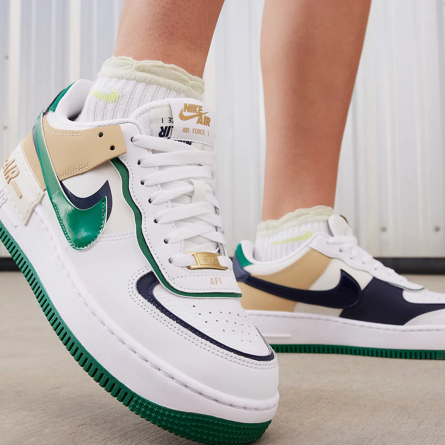 

Оригинальные женские износостойкие повседневные спортивные туфли Nike AF1 Shadow на толстой подошве DZ1847-102