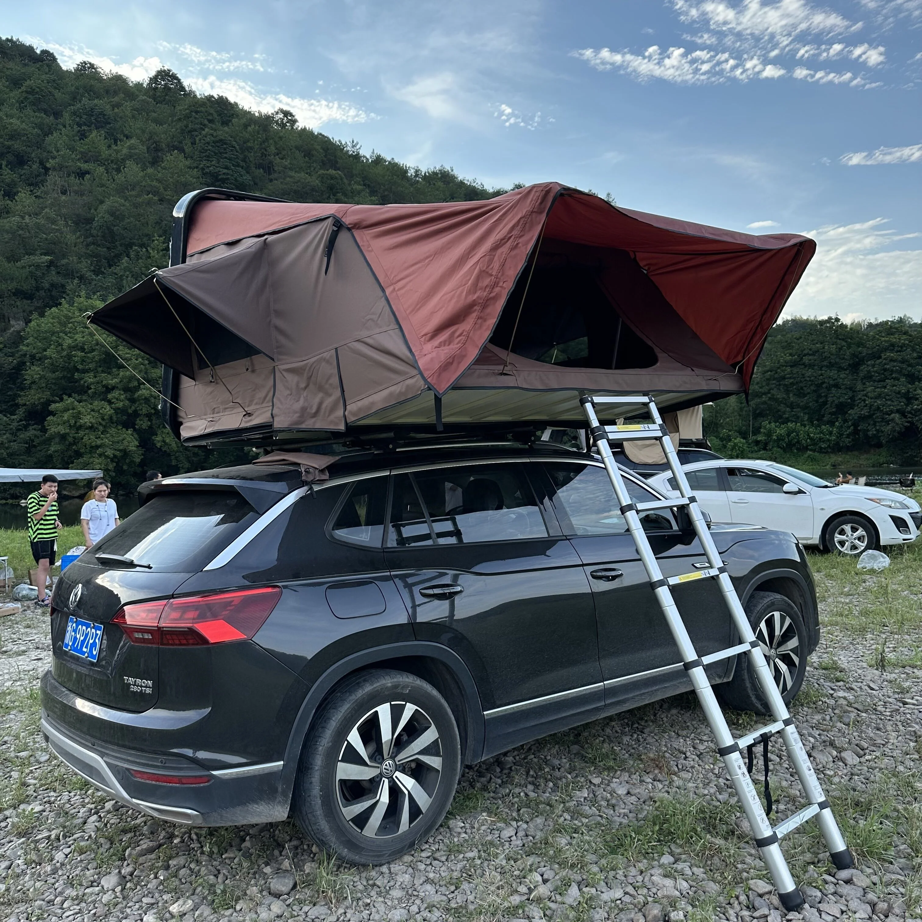 

Morden Style 5-Person SUV and Truck Roof Top Tent Practical Car Rooftop Tent for Outdoor Adventures