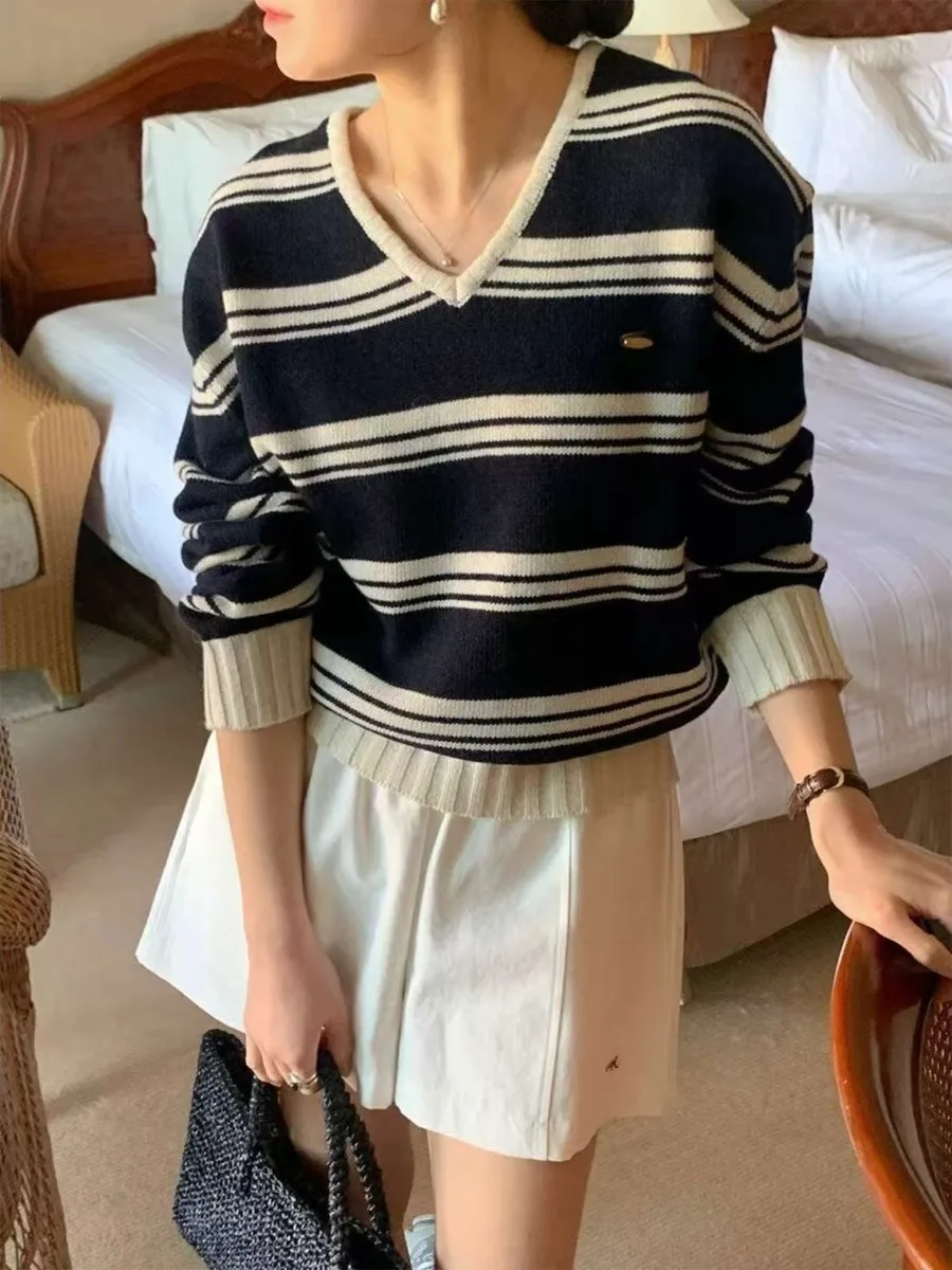 Women's V-Neck Knitted Long Sleeve Sweater Dongda Gate Fashionable Striped Base Layer Shirt Trendy Top Casual Loose Fit Mediu...