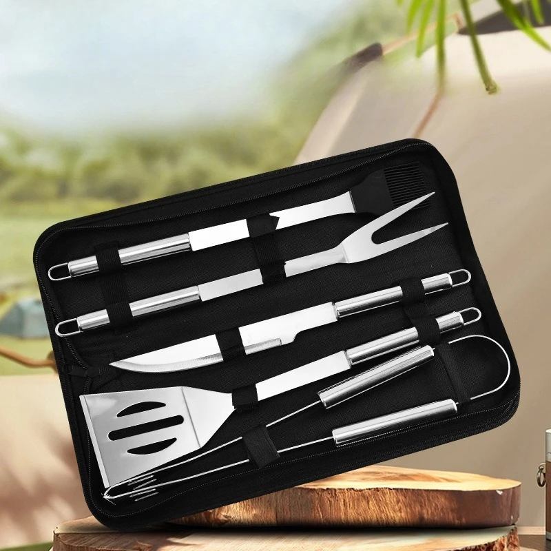 Conjunto de utensílios para churrasco ao ar livre, kit de 5 peças com cabos de tubo de aço inoxidável, utensílios para churrasco com bolsa de tecido Oxford e estojo de alumínio.