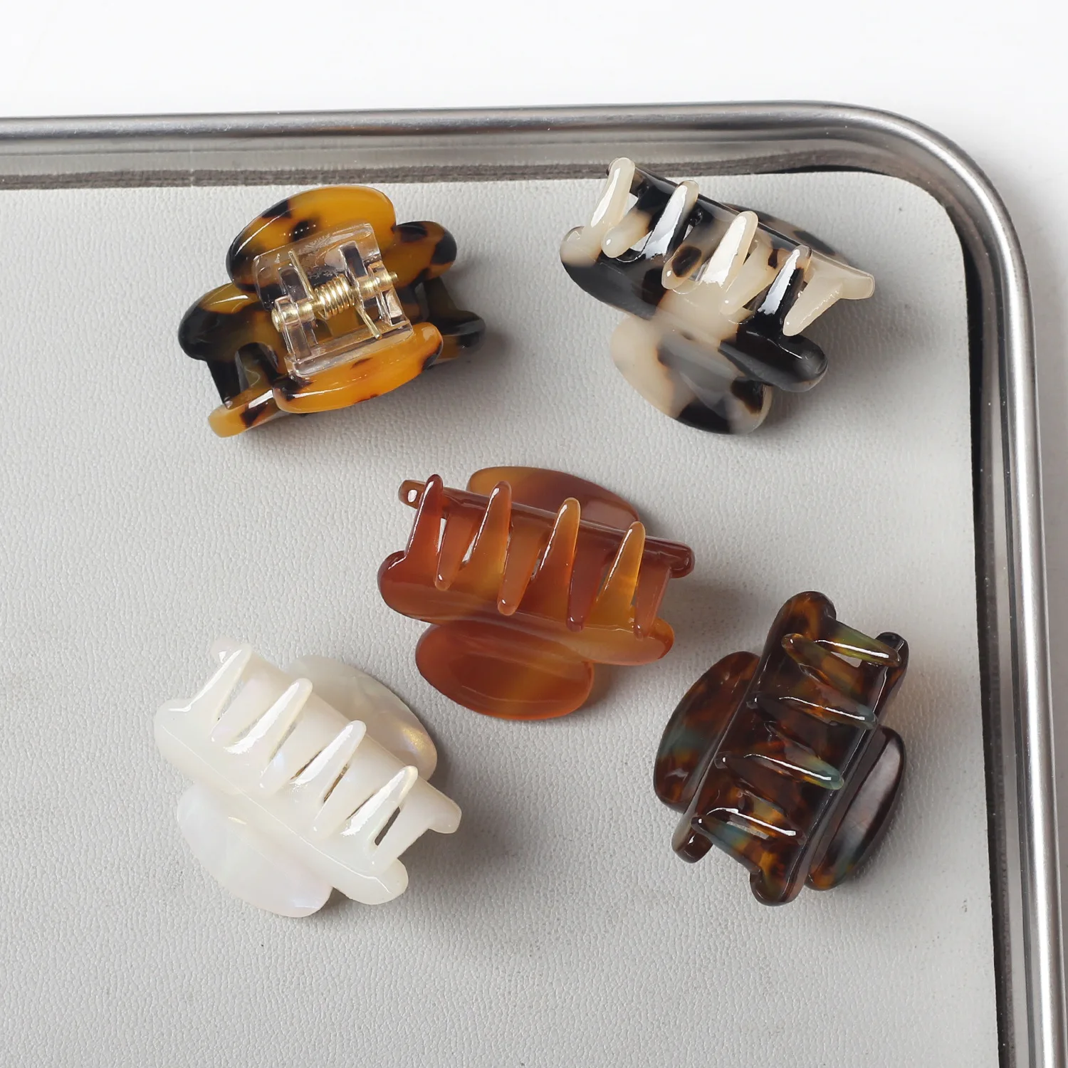 Рисунок 3 - маленькие мини-когти для волос