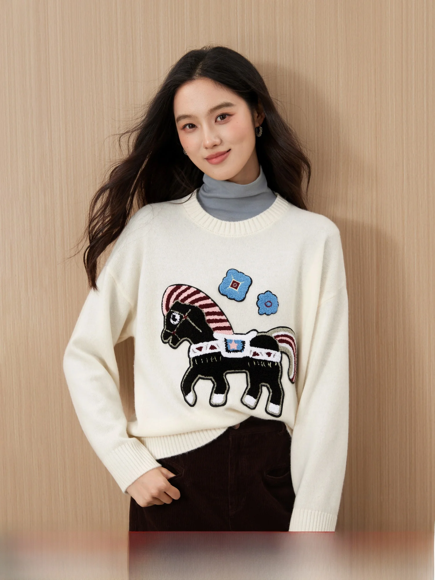 

Женский вязаный свитер Ele Sle с вышивкой, узор Camere, 100% шерсть, круглая горловина, лимитированная серия, Новый год