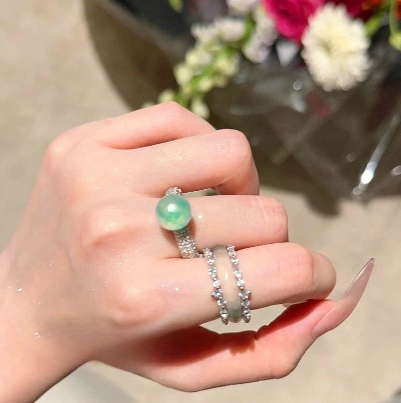 الليتشي المجمدة العقيق الأبيض خاتم الأحجار الكريمة ، النمط العتيق 18K مطلية بالذهب ، العائمة زهرة العقيق الزركون خمر نمط مجوهرات