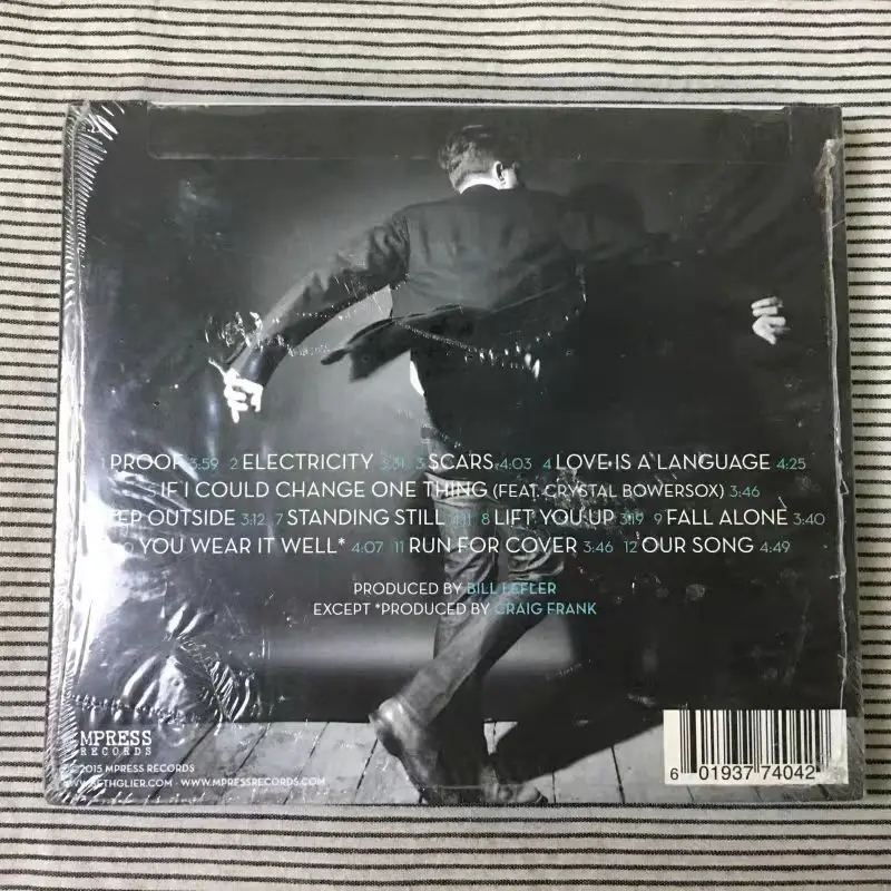 7 أبريل 2015 الفنان المشهور جرامي سيث جليير: إذا كنت تستطيع تغيير قرصًا واحدًا مع 12 مسارًا مشحونًا عاطفيًا #2