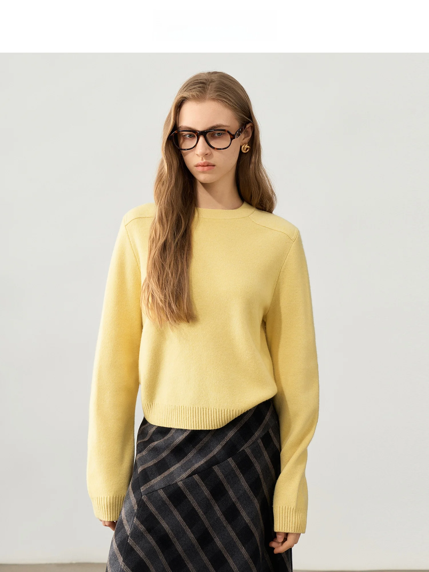 

Однотонный свободный шерстяной свитер с длинными рукавами Chunxili, комфортный, без принта, антивозрастной, женский, модный, осенне-зимний трикотаж