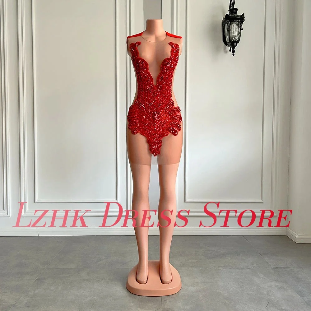 ที่กําหนดเองหรูหรา Organza ตรงประดับด้วยลูกปัดไข่มุกคริสตัลชุดราตรีคุณภาพสูงแขนกุด O-คอชุดพรหม