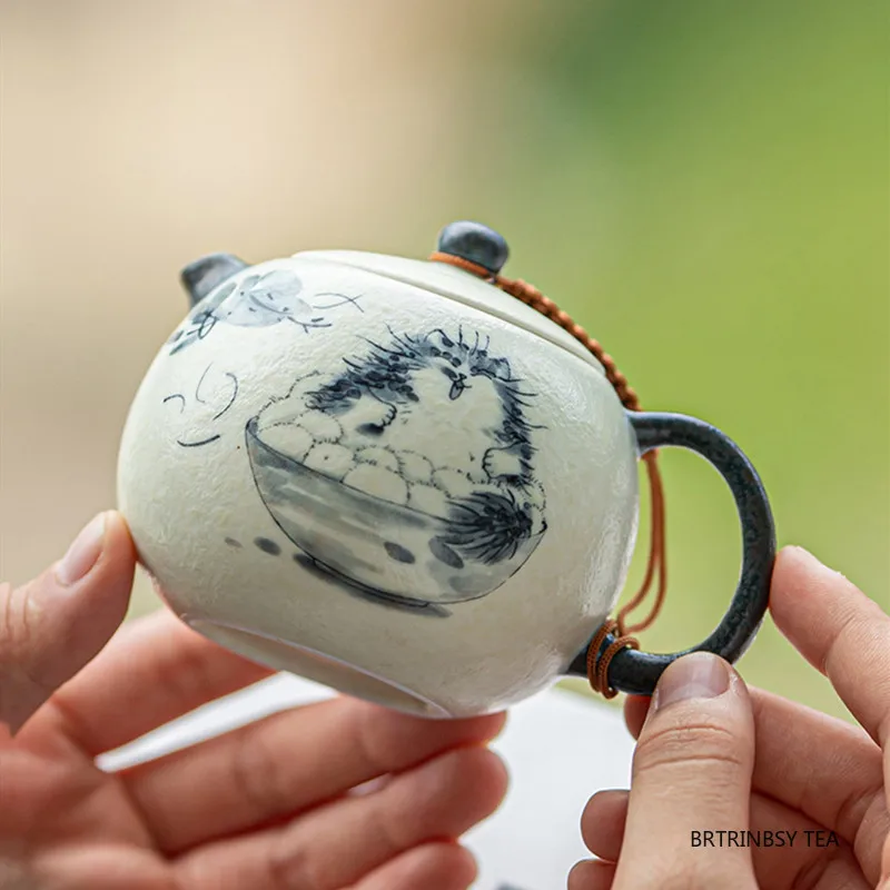 

Chinese Handmade Cute Cat Ceramic Teapots Ball Hole Filter Xishi Tea Pot Beauty Tea Infuser Kettle Travel Portable Tea Set 180ml