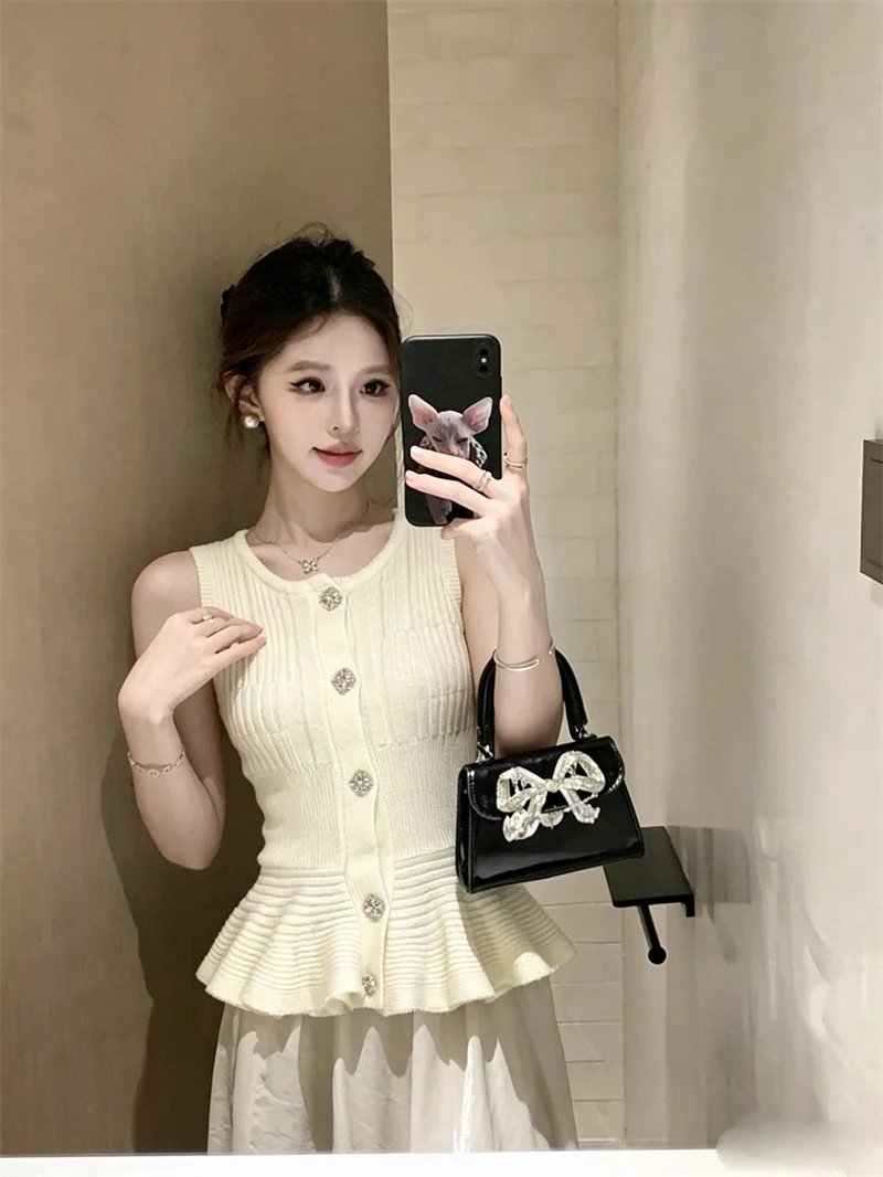  Knitted Slim Fit Vest Women's Low round Neck Single Button Summer Top Elegant Waist-Cinching Fashion Trend