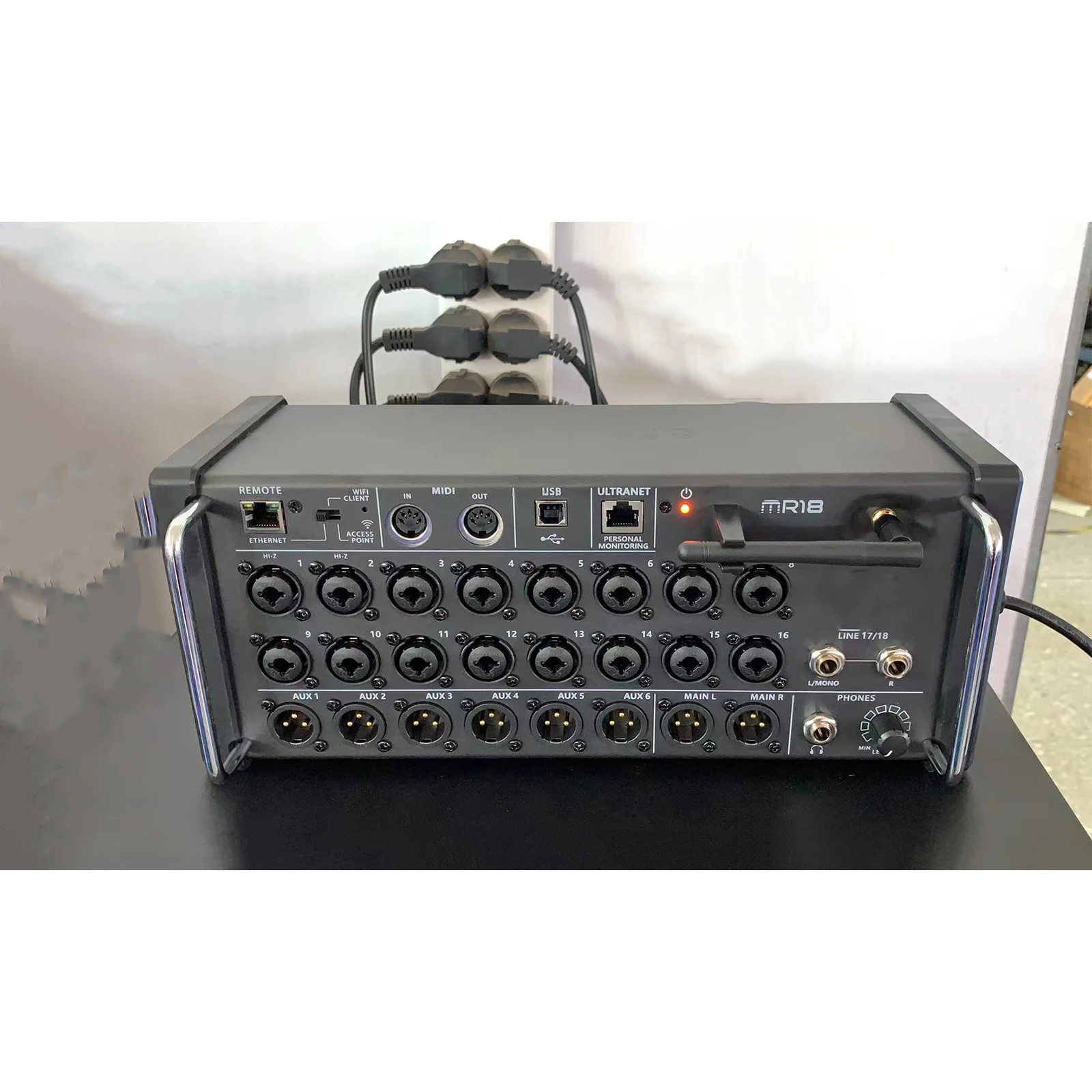 MR18 Digital Mixer Pa Sound System Music Performance Stage Live Broadcast 18 Channel Digital Mixer