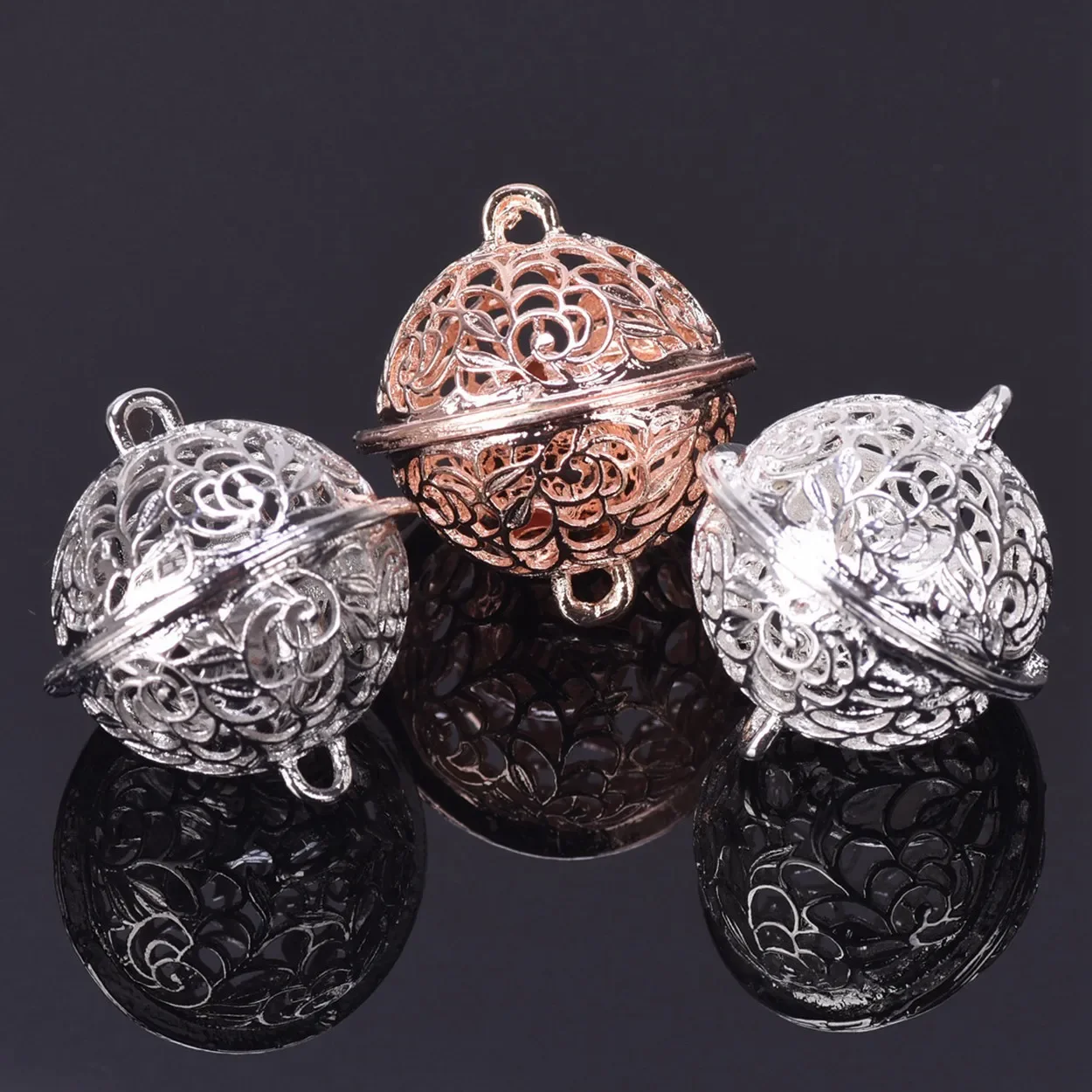 

5pcs 26x25mm Hollow Metal Bells 2 Holes Pendant Connectors Christmas Crafts Decorative Jewelry Making Supplies