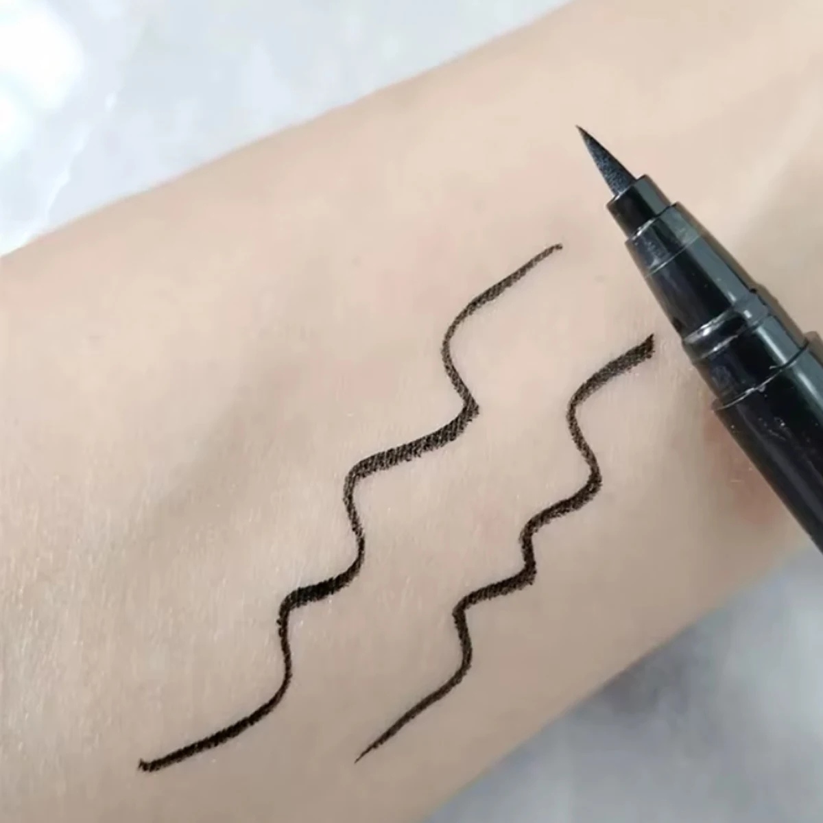 1/3/5 Stück echter Eyeliner-Stift, natürlich und glatt, wasserdicht und schweißfest, geeignet für Anfänger-Studenten ohne Verschmieren