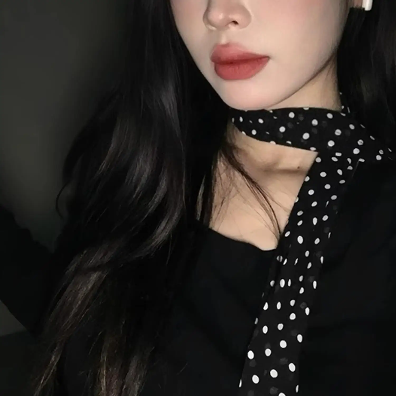 Рисунок 5 - Женский узкий длинный шарф в горошек