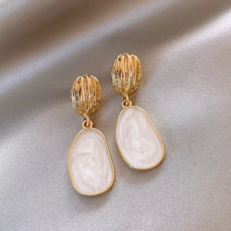 

White Irregular Waterdrop Pendant Earring for Women Korean Geometry New Fashion Party Jewelry Girl Gift