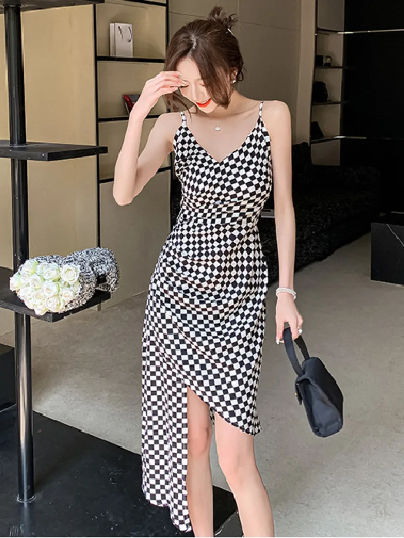 2024 Summer New Sexy Checkered Skirt Slim Fit and Slim Design Sensation Slim Slim Slim Slim Dress Women's Wear One Piece Y5MV