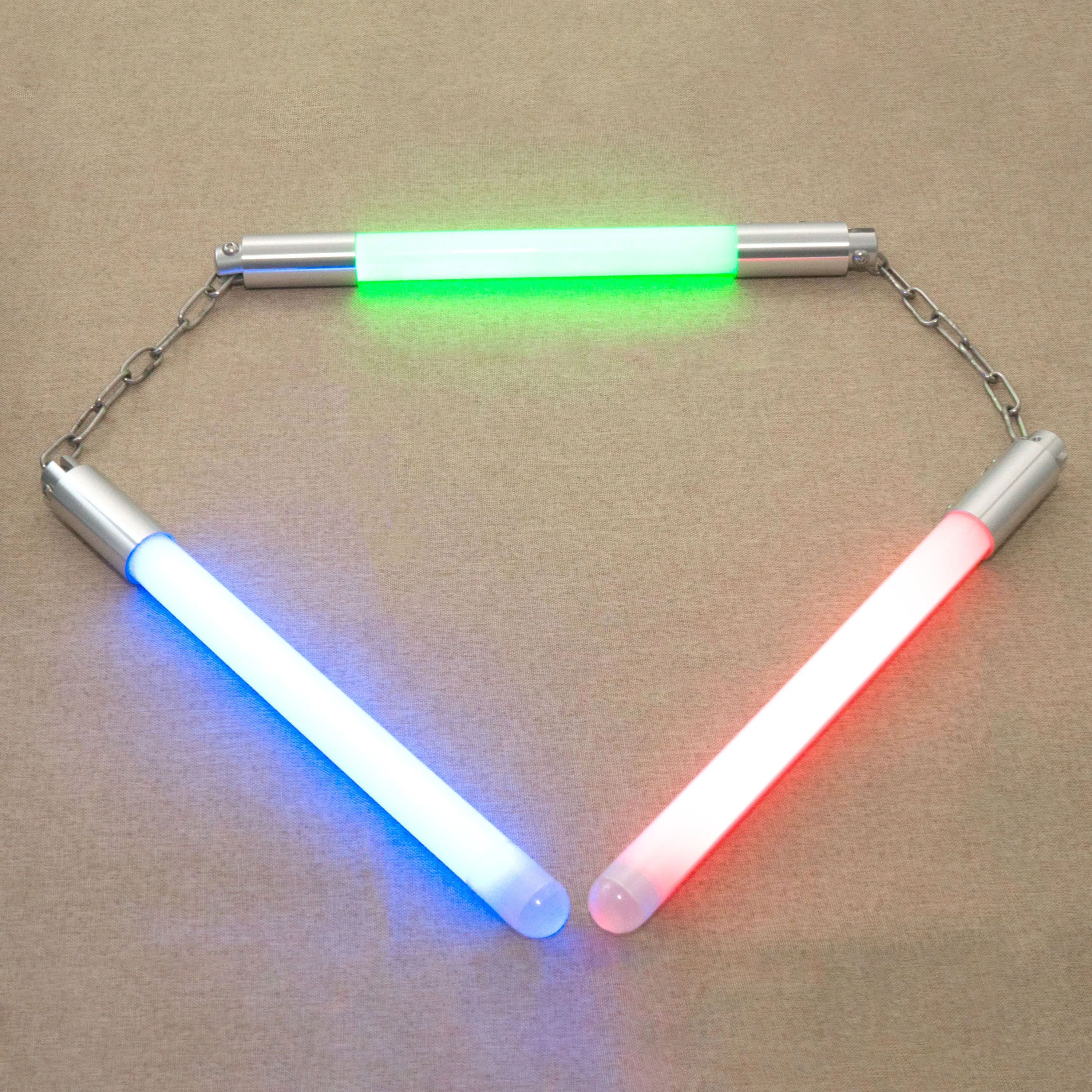 

Трехсекционная дубинка Nunchaku, алюминиевый сплав, металлический пиксель, светодиодный светильник, 7-цветная смена, дрель для боевых искусств, дуэль