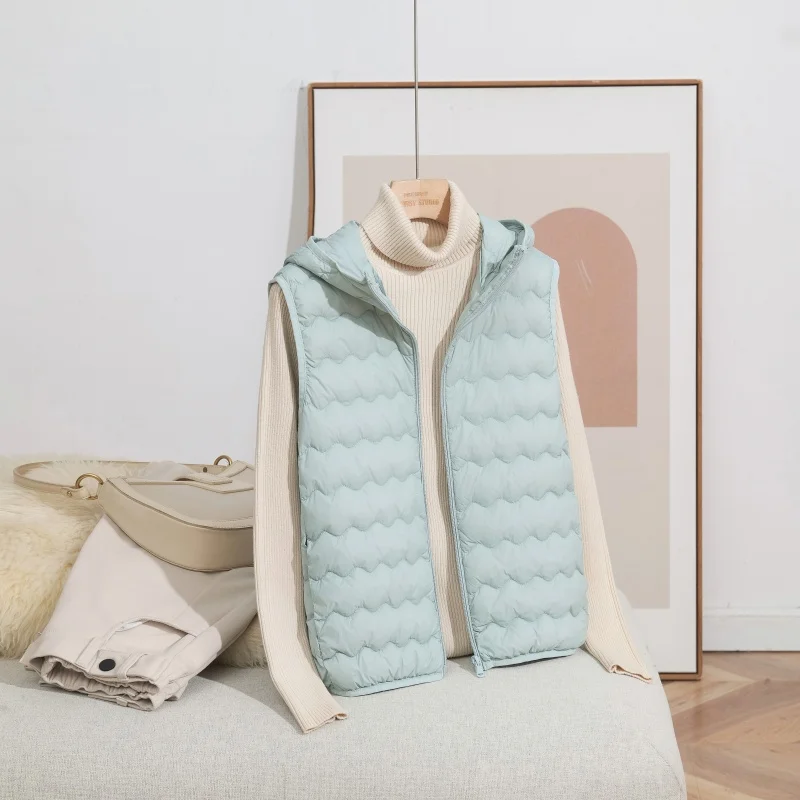 Hooded Down Vest Spring and Autumn Women's 2025 New 90% White Duck Down Vest Fashion Wavy Line Women's Vest Waistcoat