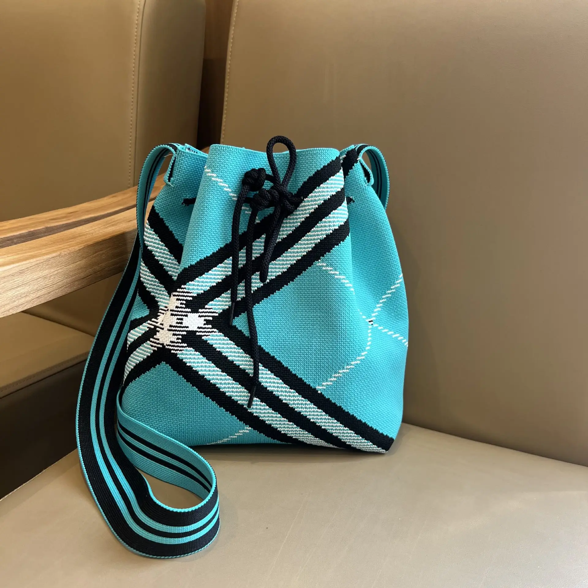 Cross-Border Large Capacity Knitted Bucket Bag Women's Casual Shoulder Bag Slant Crossbody Bag Convenient Drawstring Opening