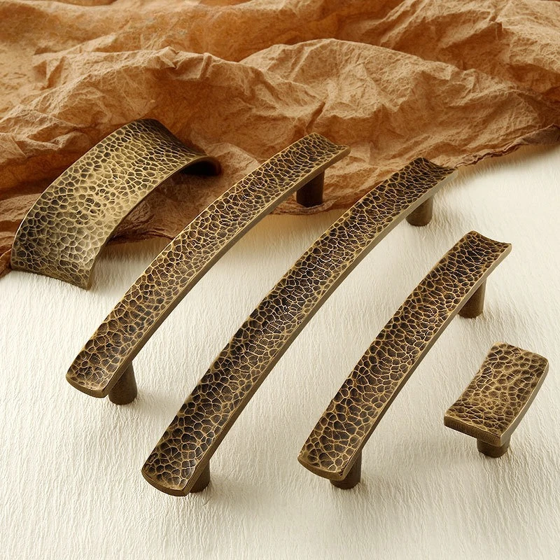 Vintage Brass Hand-Hammered Furniture Handles Bronze Handles for Wardrobe and Drawer Bow-shaped Kitchen Cabinet Handles