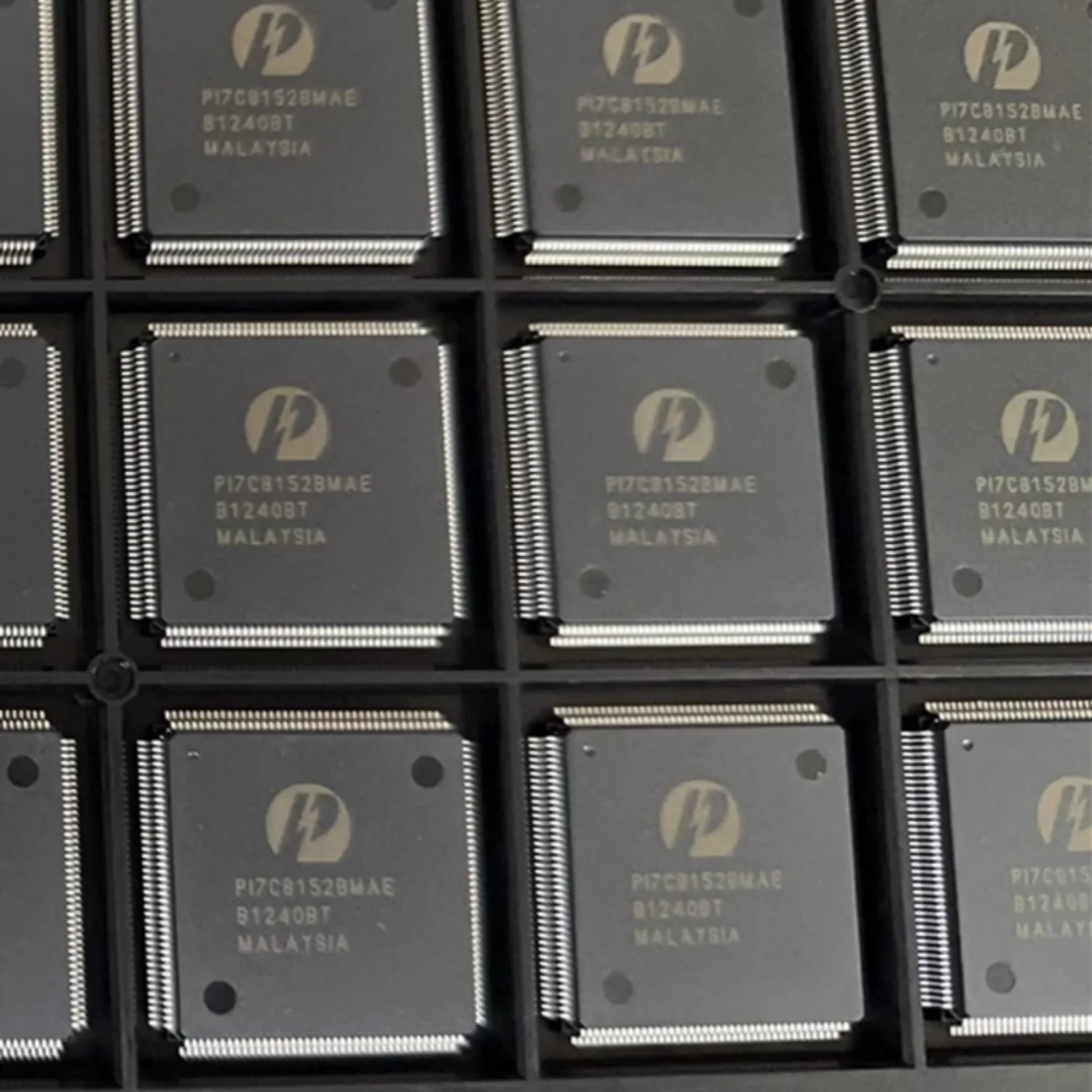 

1~10 шт./лот PI7C8152BMAE P17C8152BMAE MQFP160 PI7C8152 100% новый оригинал.