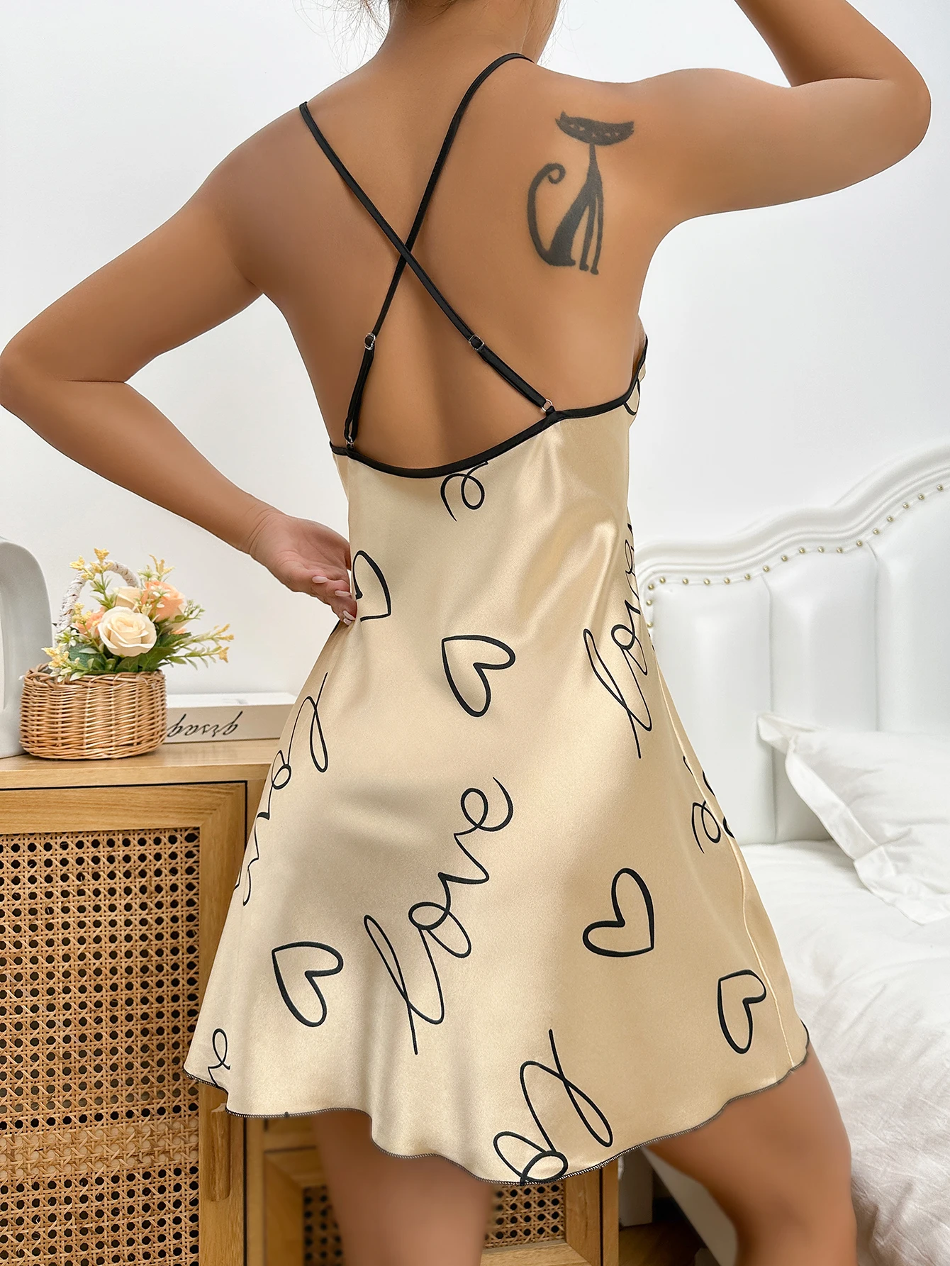 Heart Print Nightdress Elegant Scoop Neck Criss Cross Back Sleep Dress  Women\'s Sleepwear