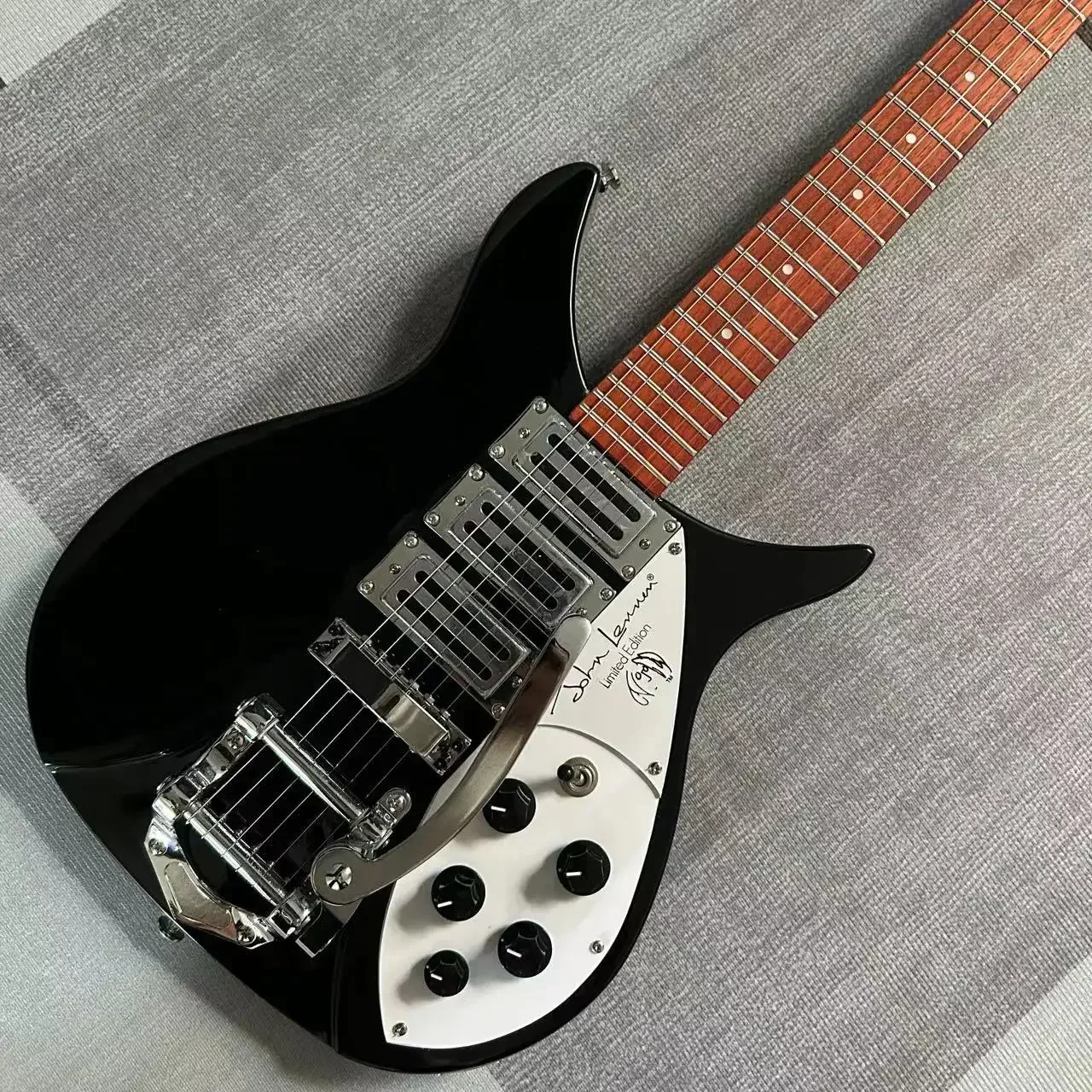 Rickenbacker 325 Electric Guitar, Tremolo System Bridge, Black Color, Rosewood Fretboard, Basswood Body, Free Ship