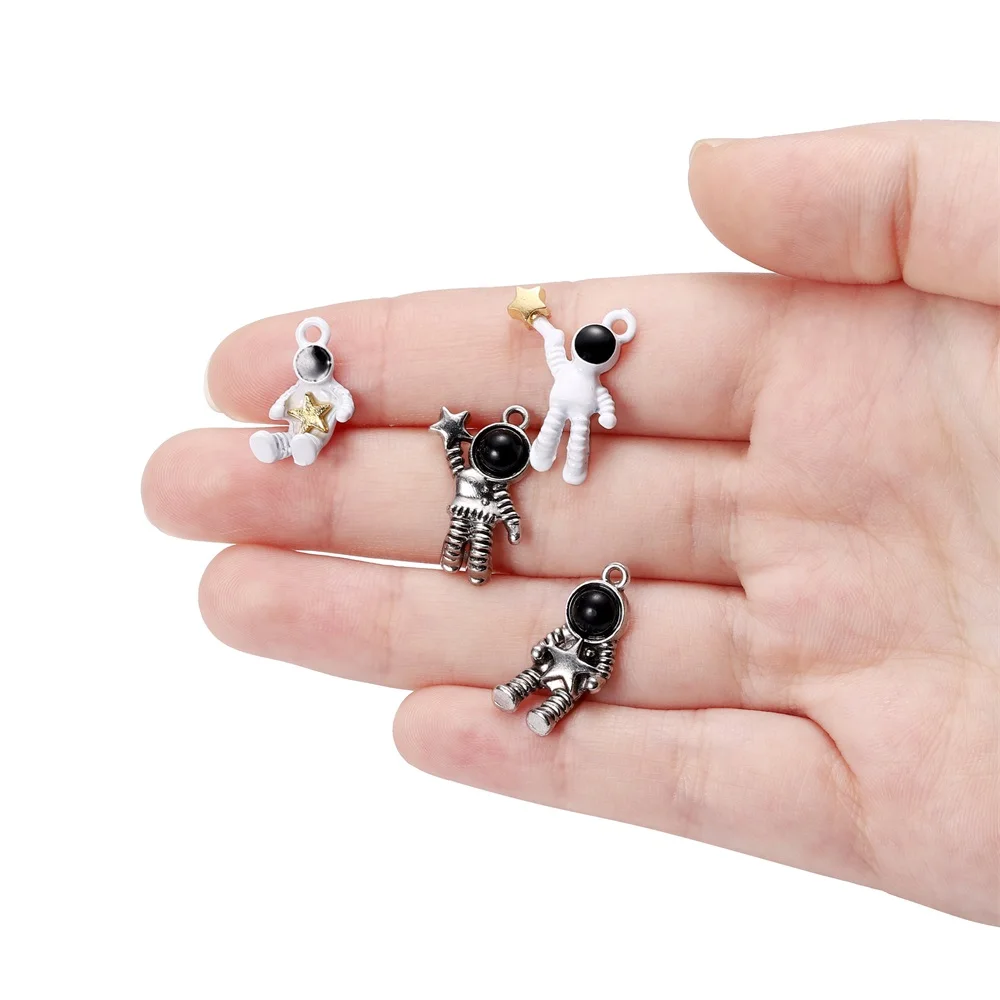 10Pcs/Lot Metal Alloy Astronaut Pendants Spaceman Necklaces Charms For DIY earring Bracelet Jewelry Making Handmade Accessories