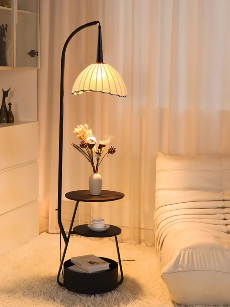

Medieval style floor lamp, living room, coffee table lamp next to sofa, bedroom bedside table, integrated wireless charging vert