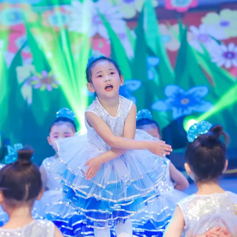 Children's performance clothing Kindergarten princess dress sequins fluffy skirt small lotus style snowing holographic outfit