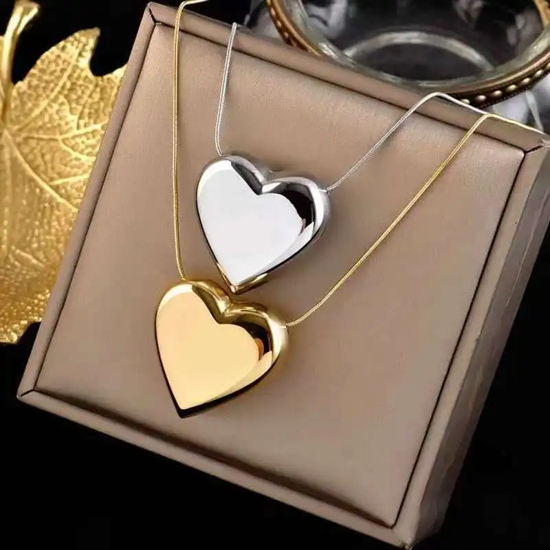 Anime Undertale XTALE Cross Sans Cosplay Yellow Heart Necklace Stainless Steel Small Big Love Heart Pendant Necklace For Women