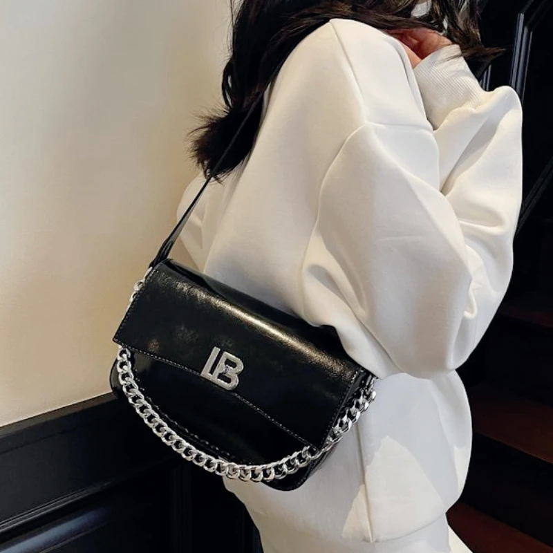 

Sweet Retro Crossbody Bag Niche Shoulder Purse for Girls Versatile Day-to-Night Tote Fashion Sling Bag Exquisite Casual Bag​