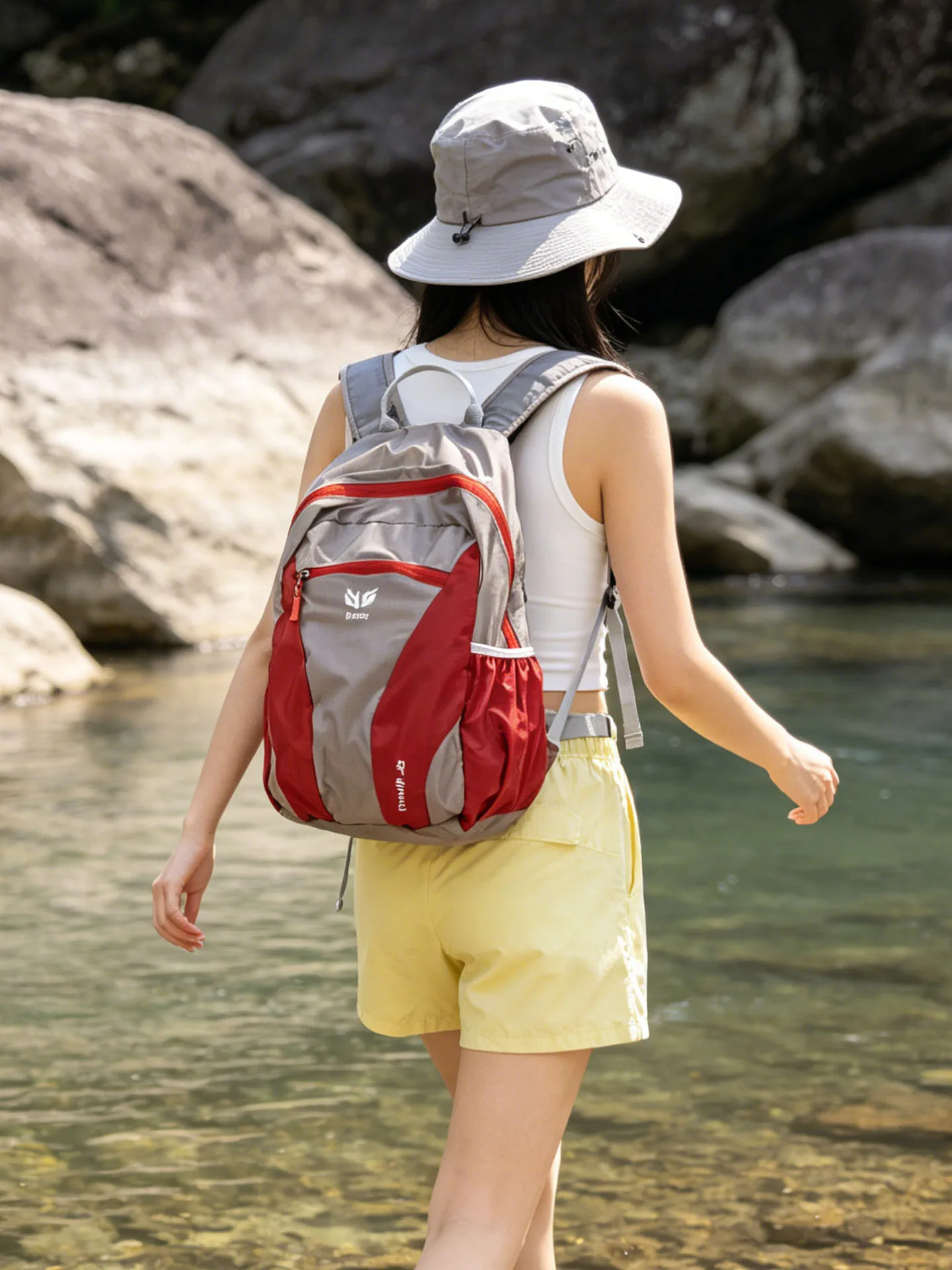 

Ultra-Light Women's Hiking Backpack Outdoor Travel Duffel Bag Climbing Bag Skin-Friendly Material Nylon Arc Shoulder Strap