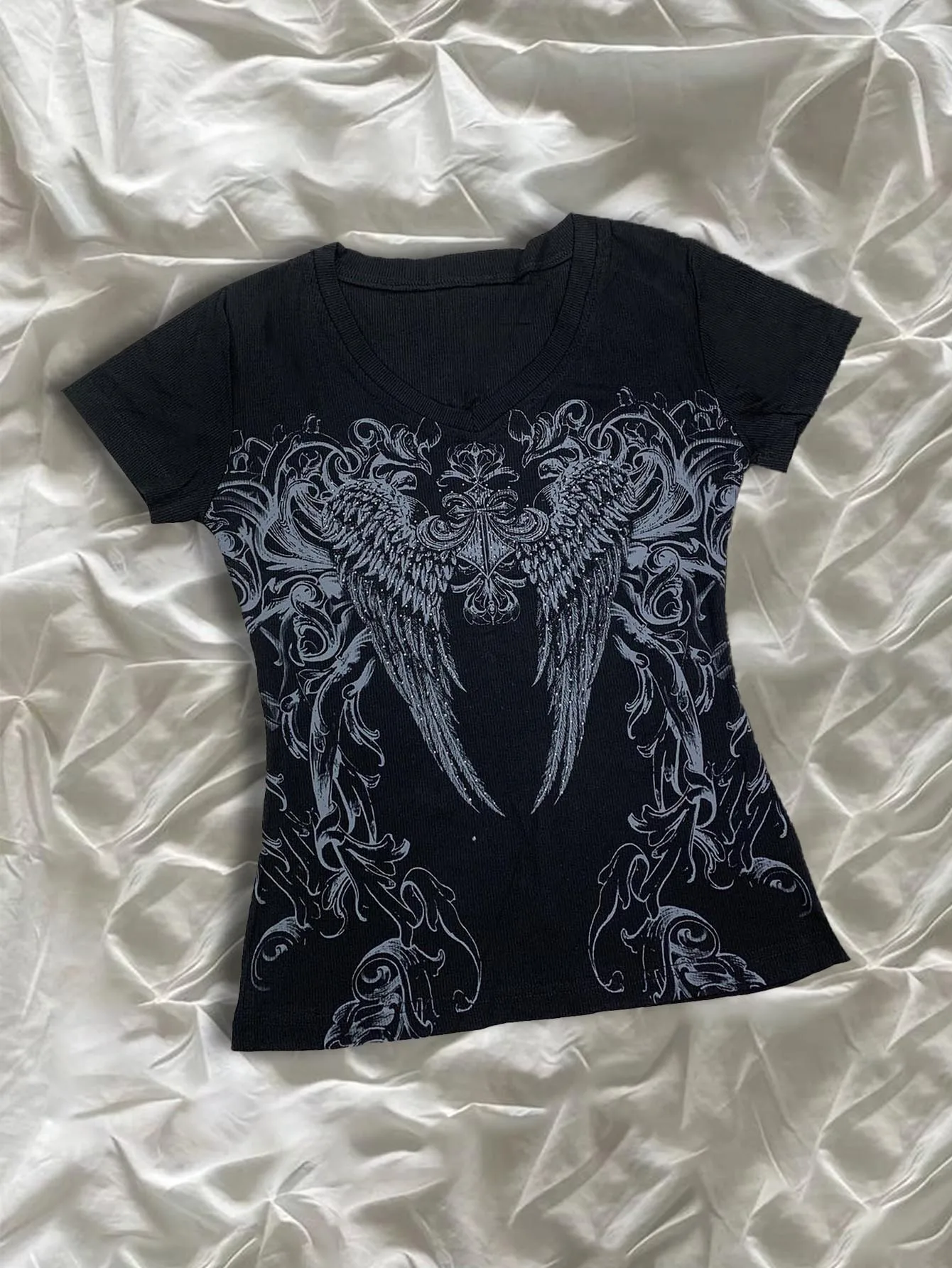 Black V Neck Short Sleeve T-shirt For Women, Vintage Vine Angel Wing Rhinestone Print Slim Y2K Fitted Top