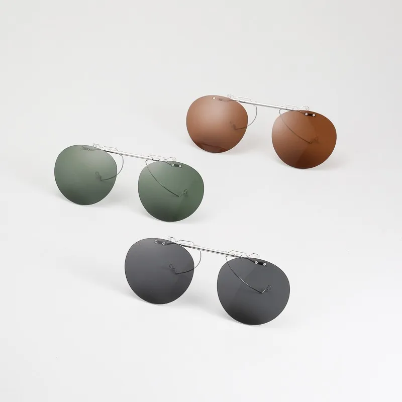 

Universal Clip-On Polarized Sunglasses Holder UpFlip Driving Glasses Lightweight Trendy Sunnies Holder for Men And Women