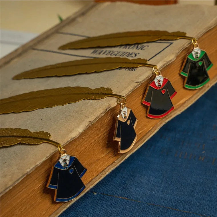 Hogwarts Bookmark Harries Potter Slytherin Gryffindor Feather Pendant Anime Accessories School Supplies Party Gift for Kids