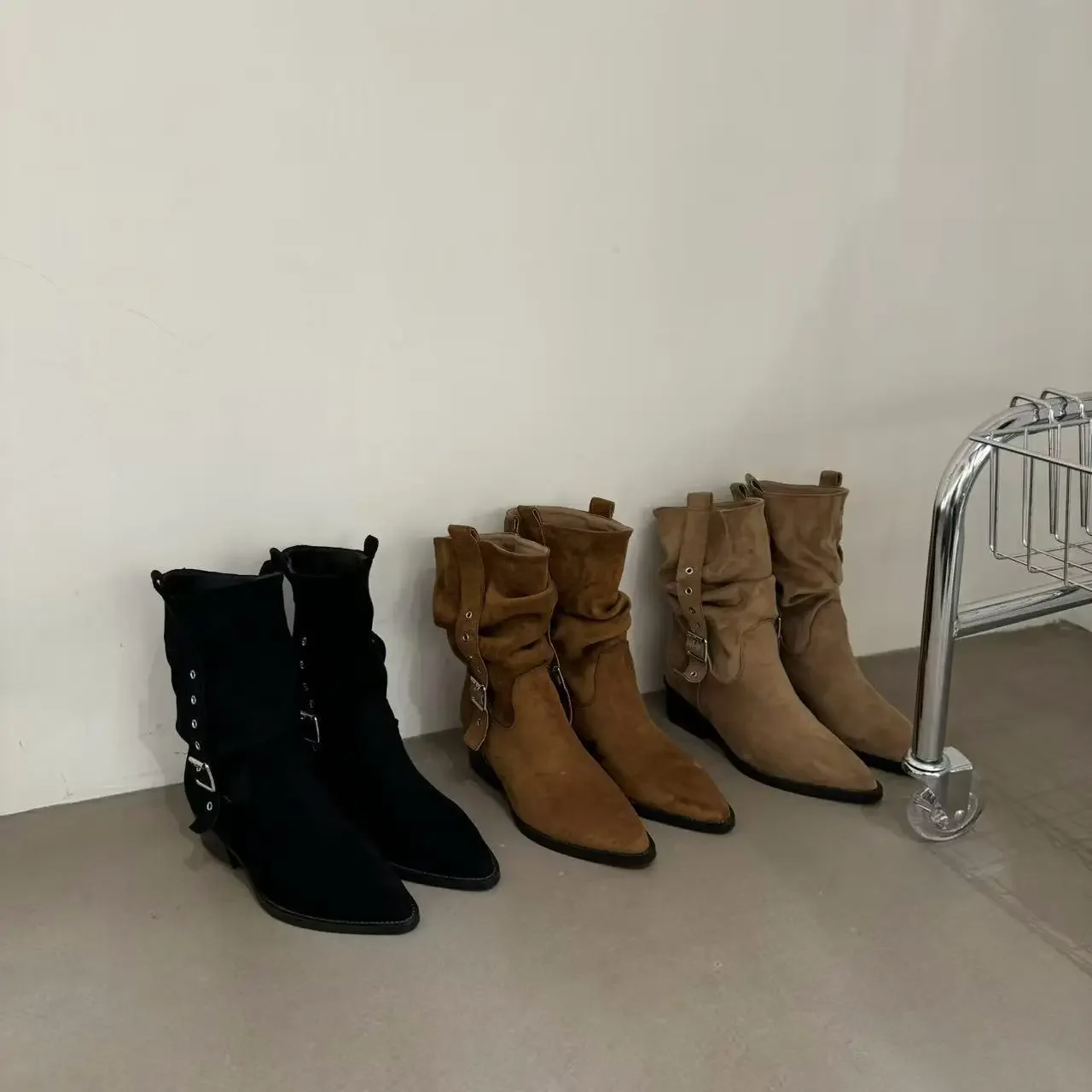 

Винтажные женские ботильоны с острым носком, модные элегантные мягкие замшевые туфли, осенне-зимние женские короткие ботильоны на низком каблуке