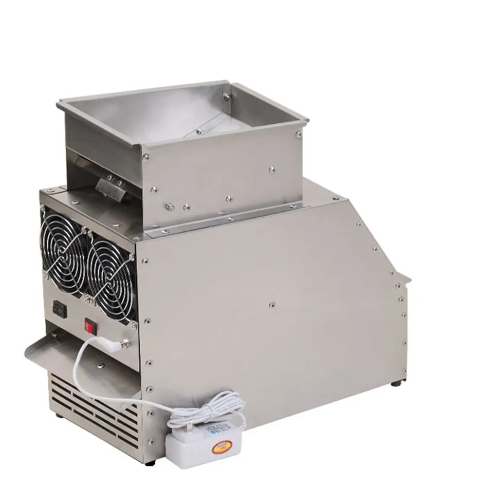 Electric Grain Throwing Machine Screening Machine Shelling Separator Machine Bird Grain Shell Blowing Machine