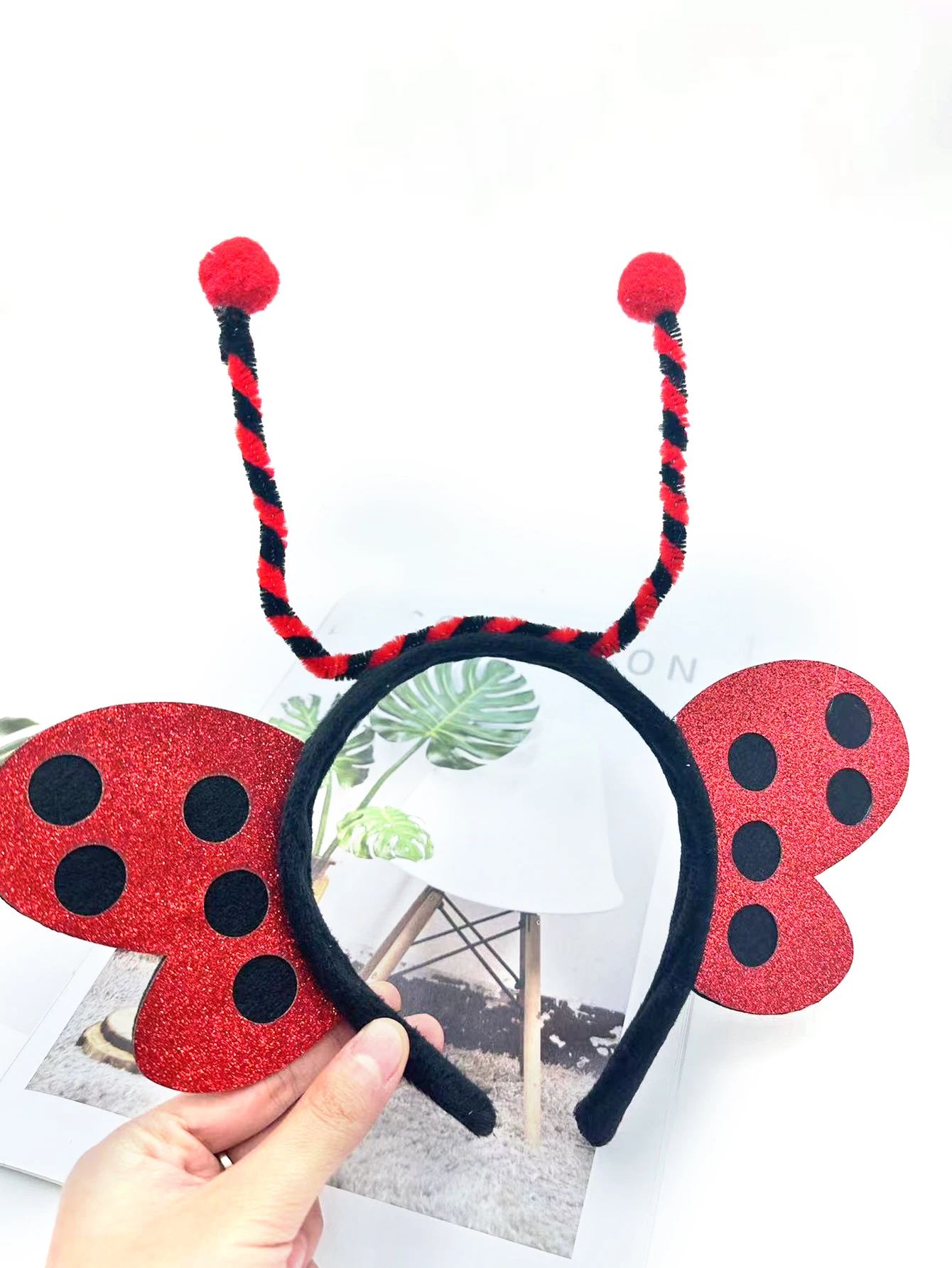 1/2 ชิ้นแฟชั่น Ladybug - ที่คาดผมรูปสําหรับผู้หญิงสาวปาร์ตี้อุปกรณ์เสริมผม